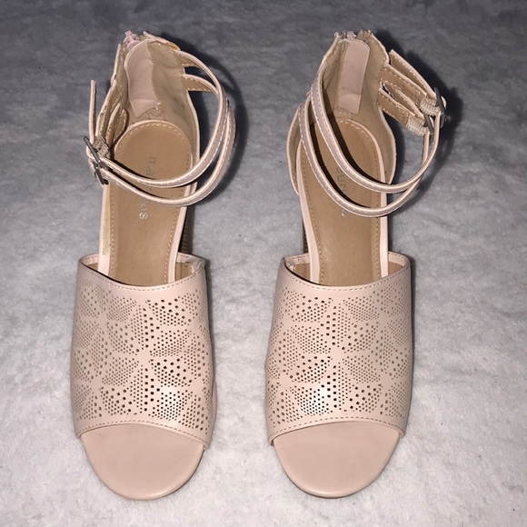 Maurices Nude Pink Strappy Heeled Open-Toed Sandal Heels 🌸 - Picture 3 of 5